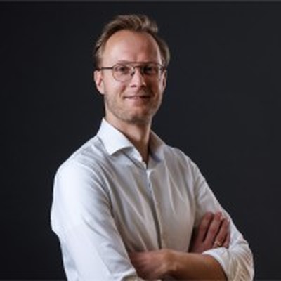Portret Bas Joustra